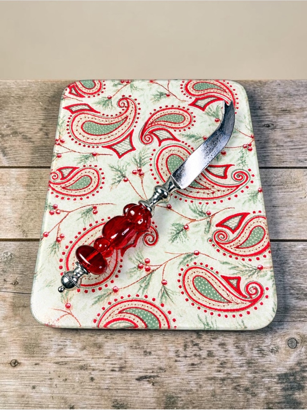 HOLIDAY PAISLEY CHEESE KNIFE & CUTTING BOARD SET